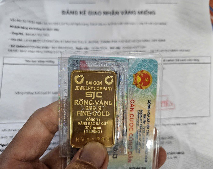 Giá vàng trong nước tăng mạnh theo giá thế giới