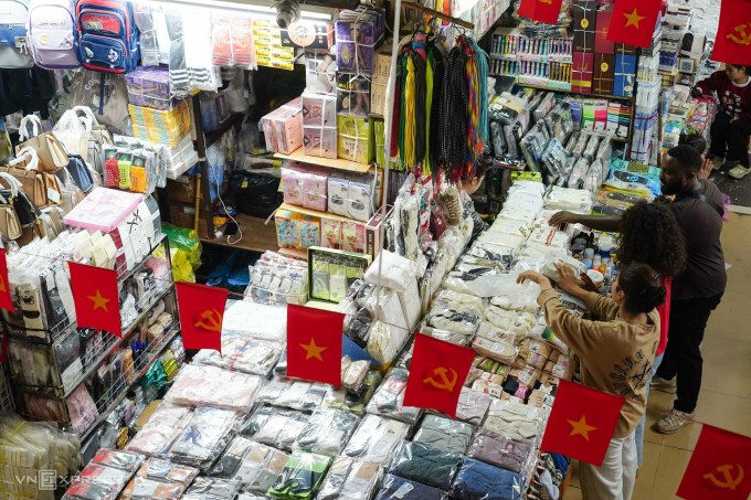 Quầy hàng tại chợ Đồng Xuân (Hà Nội), tháng 12/2025. Ảnh: Hoàng Giang