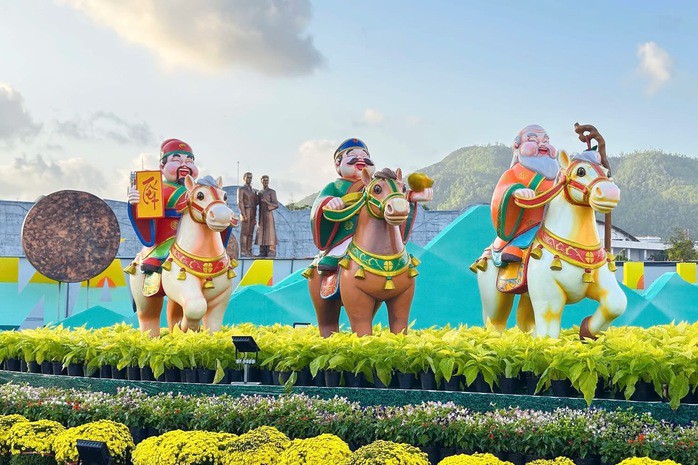 Linh vật ngựa cầm iPhone “gây bão” ở Quy Nhơn: Tác giả lý giải điều bất ngờ - 10