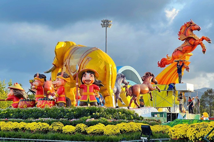 Linh vật ngựa cầm iPhone “gây bão” ở Quy Nhơn: Tác giả lý giải điều bất ngờ - 19