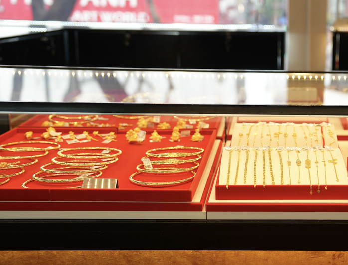 Cuối ngày 9-2, giá vàng miếng SJC biến động mạnh - 1