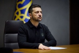 Tổng thống Ukraine Zelensky áp lệnh trừng phạt lên chuỗi cung ứng tên lửa, máy bay không người lái của Nga