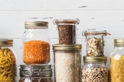 Ngày Tết, tham khảo 6 cách chọn và bảo quản các loại hạt khô không bị hôi dầu, mốc hỏng