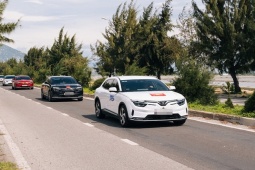 Vinfast tặng quà tết “khủng” lên tới 3 năm sạc pin miễn phí cho khách hàng