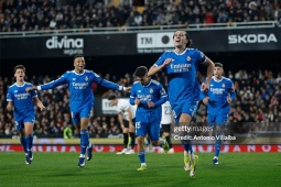 Real phá "hang dơi": Mbappe không hay nhưng vẫn mắn bàn, Arbeloa hết nghi ngờ Carreras