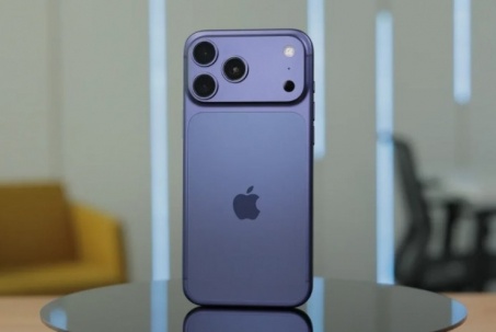 iPhone 17 Pro phô diễn khả năng chụp ảnh selfie nhóm thần sầu