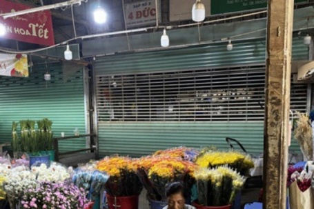 Hình ảnh khác lạ tại chợ hoa sỉ lớn nhất TPHCM trước Tết