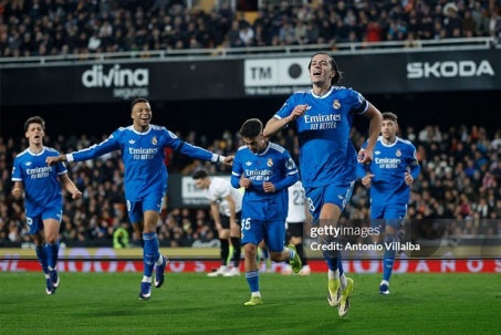 Real phá "hang dơi": Mbappe không hay nhưng vẫn mắn bàn, Arbeloa hết nghi ngờ Carreras