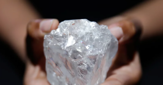 Bí ẩn kho báu kim cương tỷ đô bên trong ‘núi lửa’ châu Phi