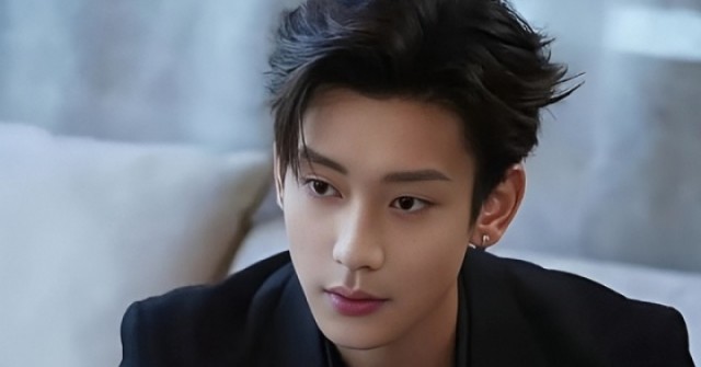 "Tổng tài phim ngắn" bị tố ngoại tình, hành hun...