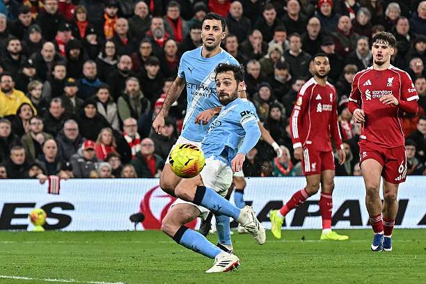 Bernardo Silva gỡ hòa cho Man City