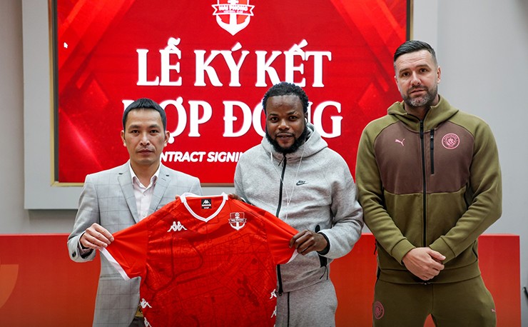 Ronaldo Fletcher chính thức ký hợp đồng với CLB Hải Phòng.
