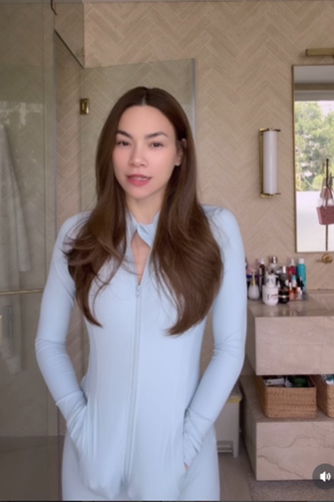 Hà Hồ còn dạy các con về cách ăn uống.