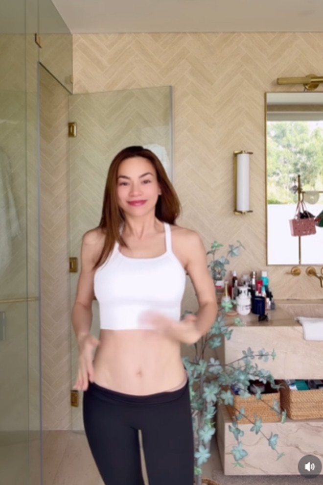 Hà Hồ kết hợp ăn uống và tập luyện khoa học.