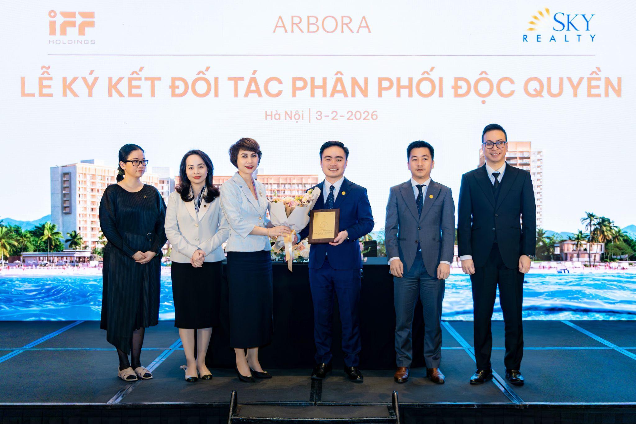 Ông Bùi Quang Cường – TGĐ Sky Realty ký kết hợp tác dự án Arbora cùng CĐT IFF Holdings.