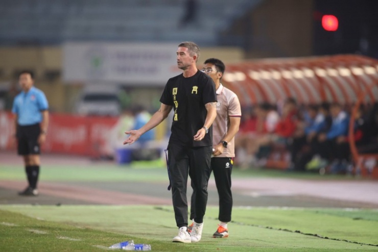HLV Harry Kewell hồi sinh Hà Nội FC.