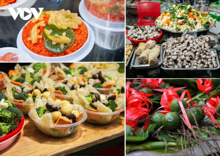 Cùng với gà cúng, nhiều cửa hàng còn bày bán xôi gấc tạo hình cá chép phục vụ lễ cúng ông Táo với giá từ 35.000 đồng/đĩa. Các món canh bóng, canh măng có giá khoảng 50.000 đồng/bát. Riêng trầu cau được bán với giá từ 10.000–15.000 đồng/lễ, tăng khoảng 3.000 đồng so với ngày thường.