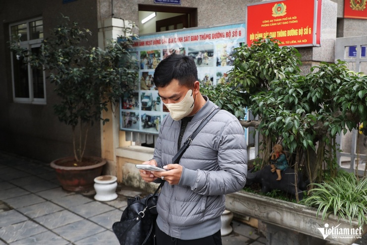 Cảnh sát hóa trang thành khách về quê xử lý xe ghép, ô tô chở quá người - 1