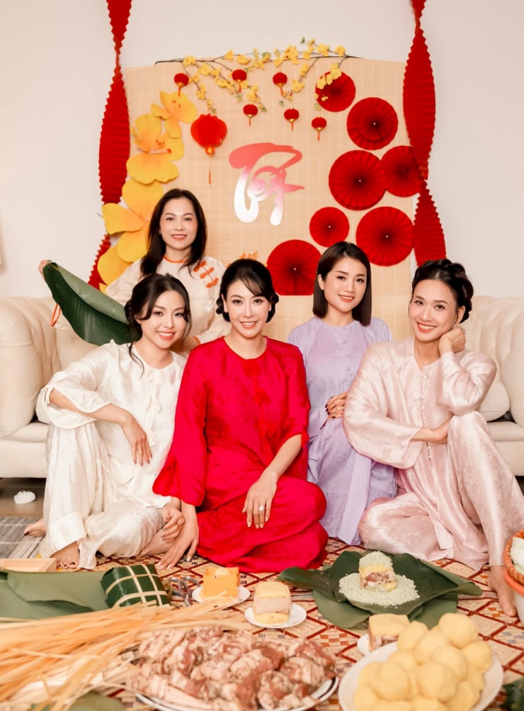 Hà Kiều Anh, Dương Mỹ Linh hội ngộ, gói bánh chưng ở Mỹ - 1