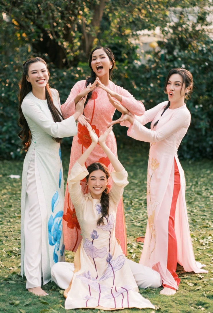 Á hậu Kim Duyên còn lên hẳn video: Gợi ý tạo dáng chụp nhóm 4 người khi đi chơi Tết.