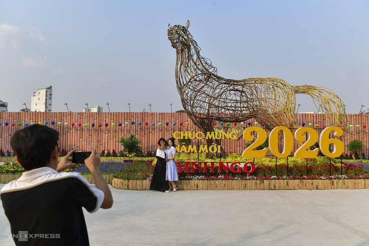 Diện mạo các khu 'đất vàng' bỏ hoang thành công viên dịp Tết - 13