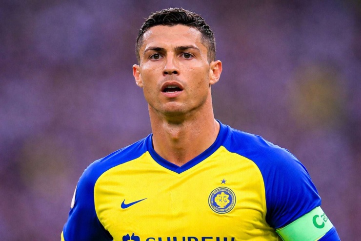 Ronaldo đang “đình công” vì Al-Nassr không chịu mua thêm cầu thủ. Ảnh: ChatGPT.