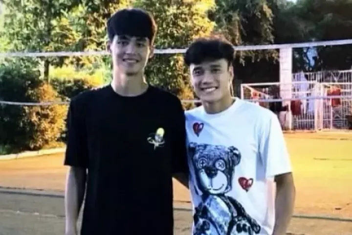 Thủ môn Bùi Tiến Dũng đăng ảnh mừng sinh nhật Trung Kiên, khung hình gây chú ý