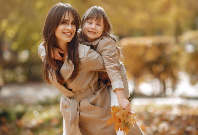 Điều quan trọng không phải là kích động con phản ứng tiêu cực, mà là giúp con hiểu rằng tử tế không đồng nghĩa với chấp nhận bất công. Ảnh minh họa