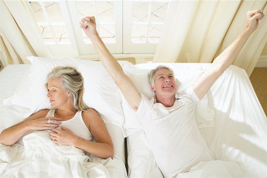 Ngủ ngon là bí mật giúp người cao tuổi sống khỏe mạnh, sống lâu. Ảnh minh họa