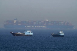 Mỹ yêu cầu tàu thương mại né lãnh hải Iran sau khi có đe dọa “thảm sát”