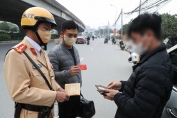 Cảnh sát hóa trang thành khách về quê xử lý xe ghép, ô tô chở quá người