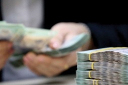 Bất ngờ số tiền lãi nhận được gửi tiết kiệm 300 triệu đồng kỳ hạn 6 tháng