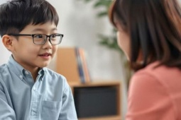 Tử tế không đúng lúc có thể khiến con trả giá đắt: 4 tình huống con không cần 'nhịn'