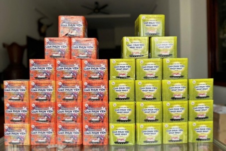 VIDEO: Pháo hoaZ121“cháy hàng” dịp Tết