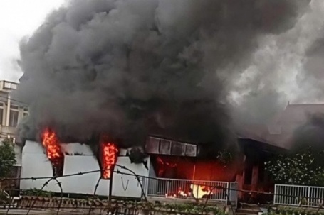 Lửa bao trùm nhà tình thương ở Bắc Ninh