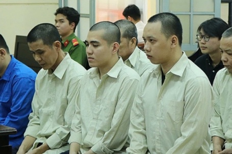 Nhóm khiêng quan tài trước chợ Bến Thành lĩnh án