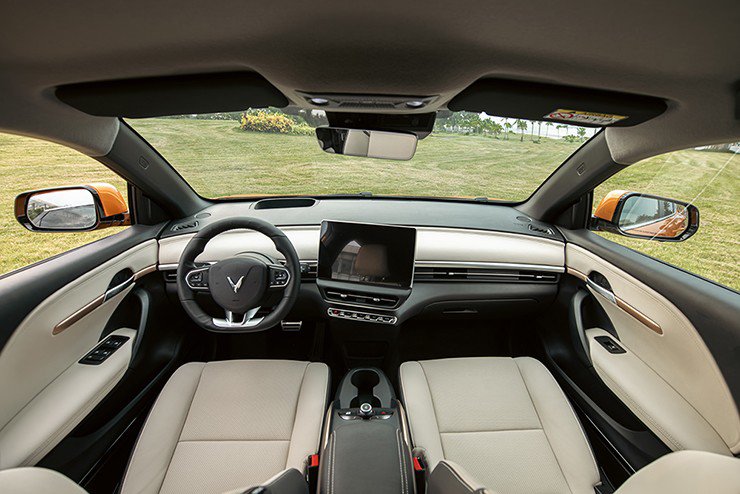 Khoang cabin của VinFast VF 6 thiết kế theo phong cách tối giản.