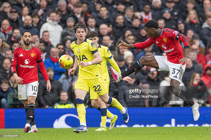 MU toàn thắng bốn trận liên tiếp kể từ khi Mainoo trở lại và thi đấu trọn vẹn từng phút