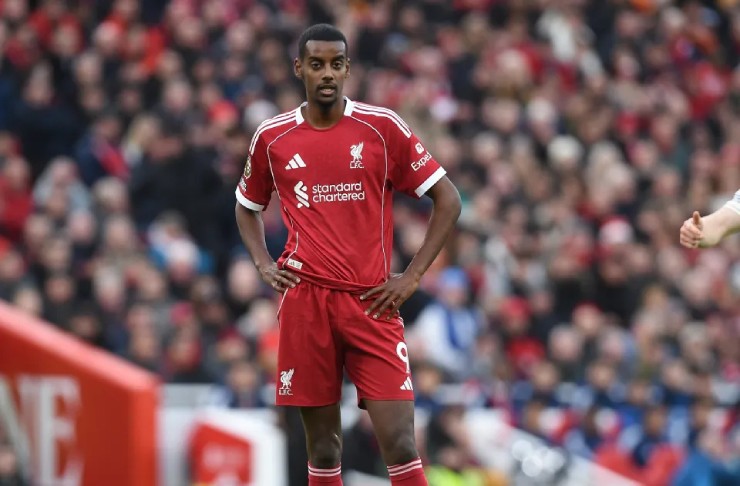 Isak chưa đáp ứng được kỳ vọng, thậm chí là mắt xích dẫn tới chuỗi ngày thảm họa của cả Liverpool lẫn Newcastle