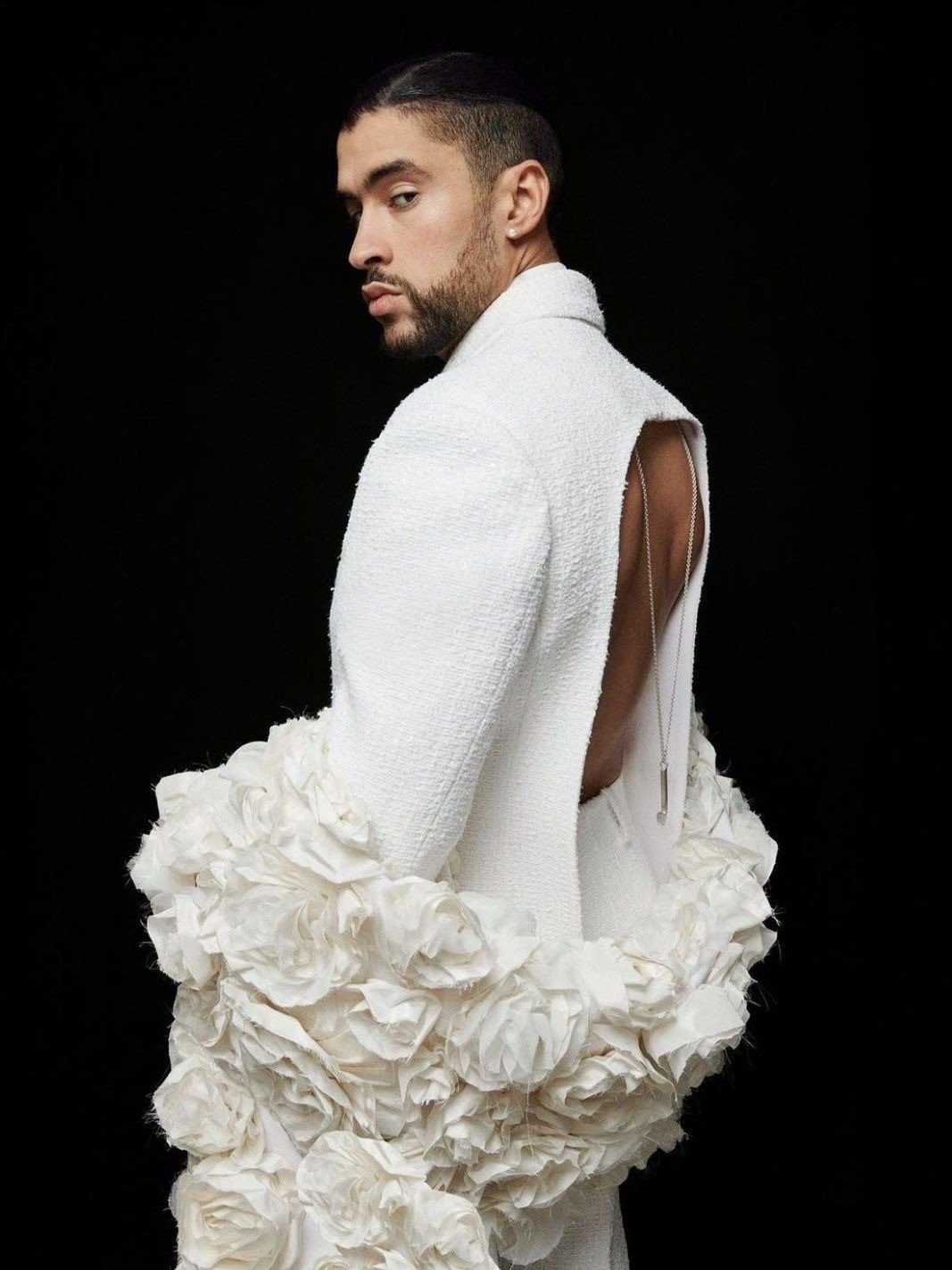 Gu thời trang cá tính của Bad Bunny.