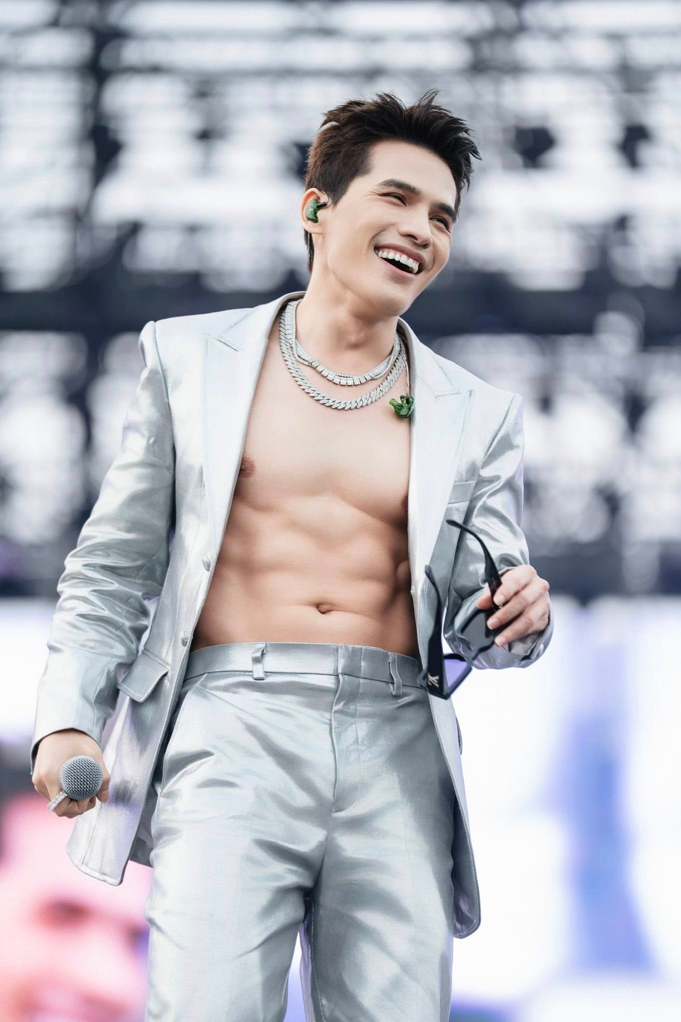 Soobin và Quốc Thiên làm show cá nhân và bán "cháy vé", đây là tín hiệu tích cực.