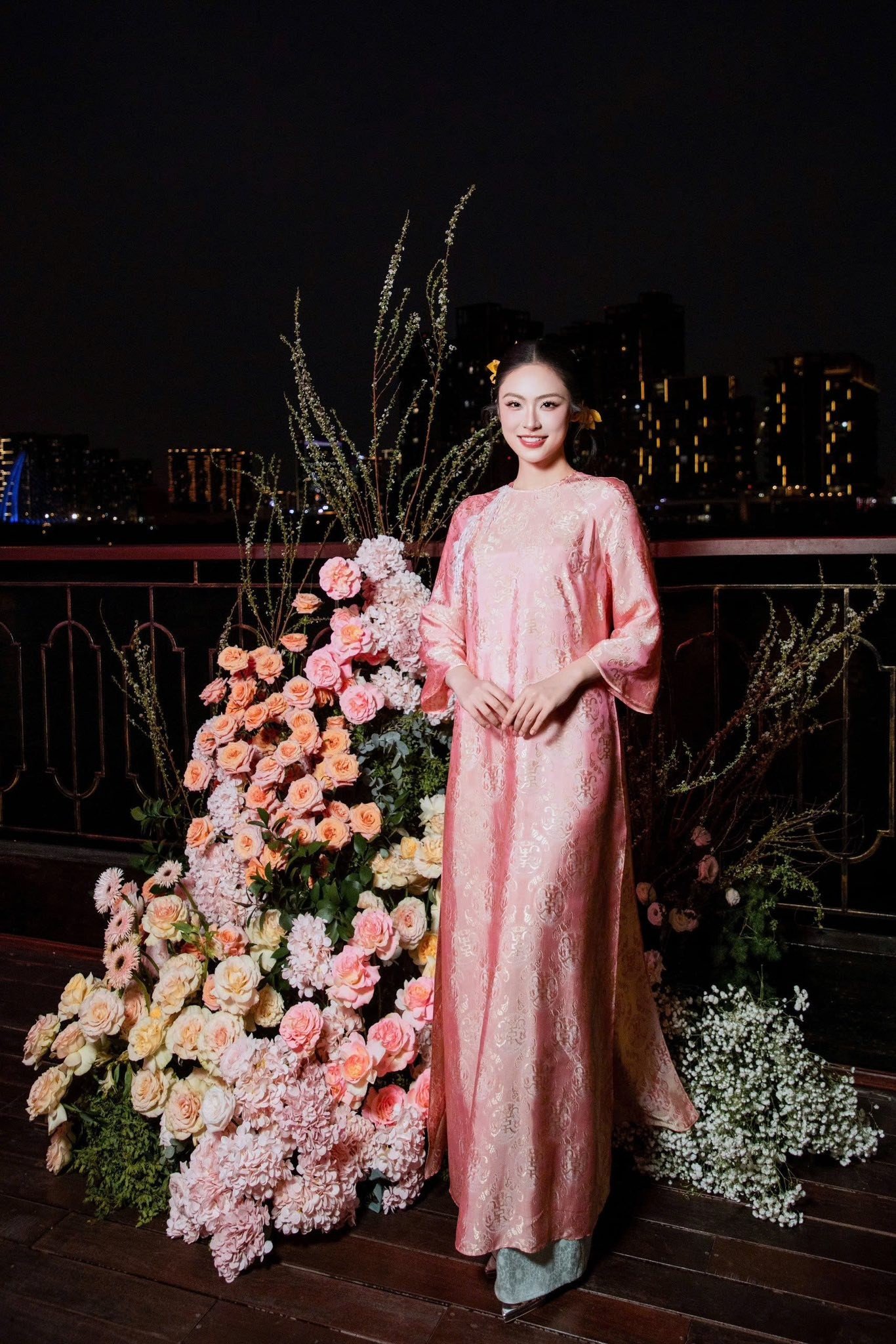 Top 3 Hoa hậu Việt Nam 2024 thướt tha cùng áo dài đón Tết Bính Ngọ 2026 - 10