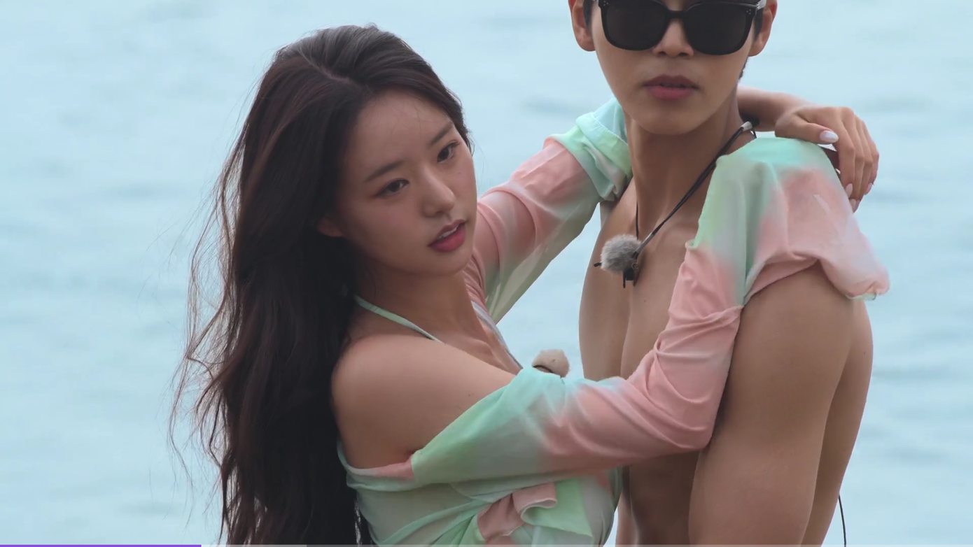 Tham gia Địa ngục độc thân mùa 5 nhưng Park Hee Sun - Á hậu Hàn Quốc 2024 không được bất cứ chàng trai nào để mắt. Từng nhận được nhiều lời mời hẹn hò nhưng Hee Sun chưa thực sự yêu ai say đắm. Cô đến Địa ngục độc thân để tìm kiếm tình yêu. Tuy nhiên, Hee Sun gây tiếc nuối ở tuần phát sóng đầu tiên. Cô hiện diện mờ nhạt, chỉ khoảng 15 phút lên sóng trong suốt 4 tập, xếp thứ 9/13 dàn cast.