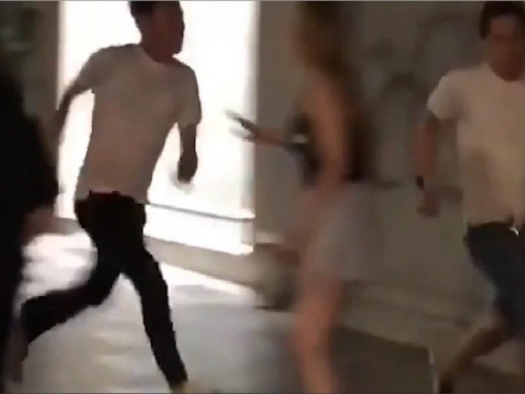 Đuổi đánh nhau náo loạn sau va chạm với xe Bentley ở TP HCM