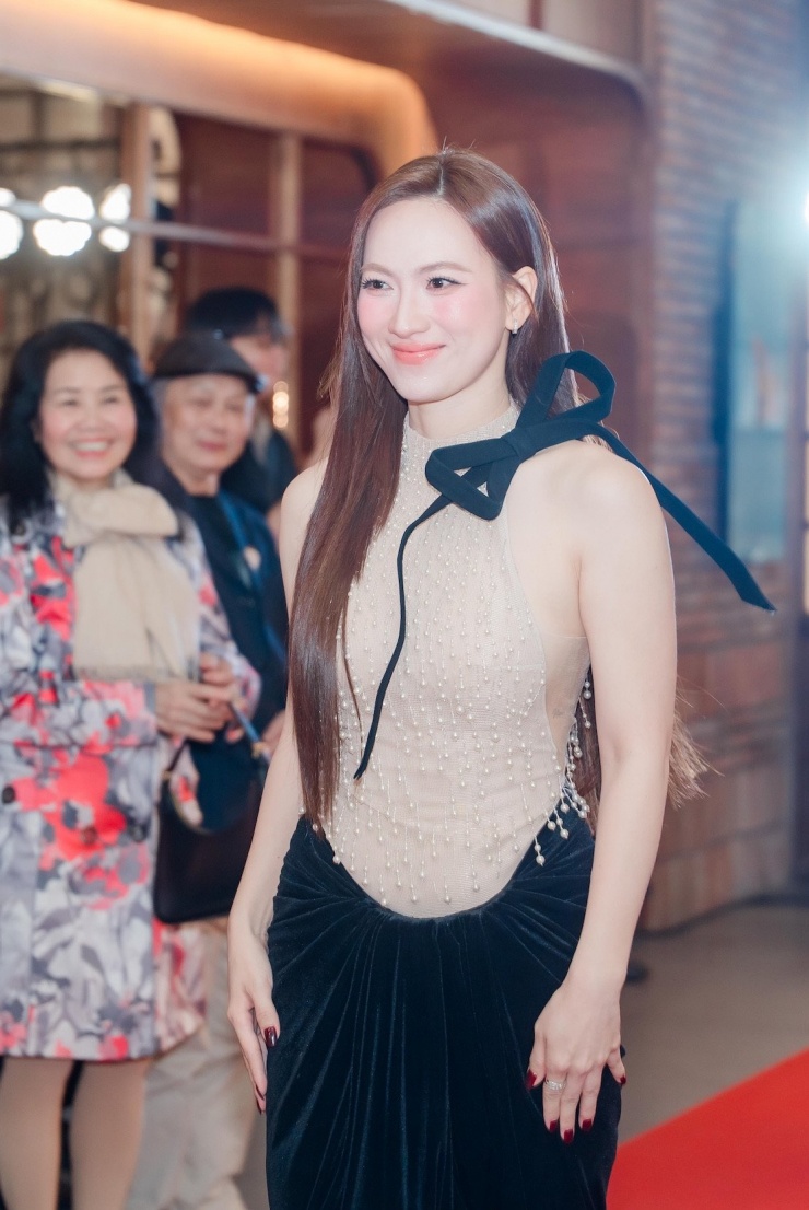 Diễn viên Phương Anh Đào đẹp không thể rời mắt - 3