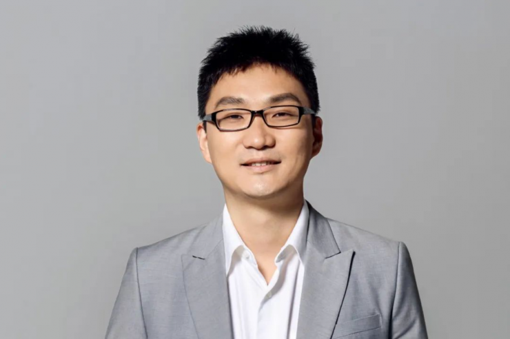 &nbsp;Hoàng Tranh - nhà sáng lập Pinduoduo gây chú ý khi chủ động rút lui khỏi vị trí chủ tịch ở đỉnh cao sự nghiệp, dù chỉ còn một bước để trở thành người giàu nhất Trung Quốc. Ảnh: Baidu