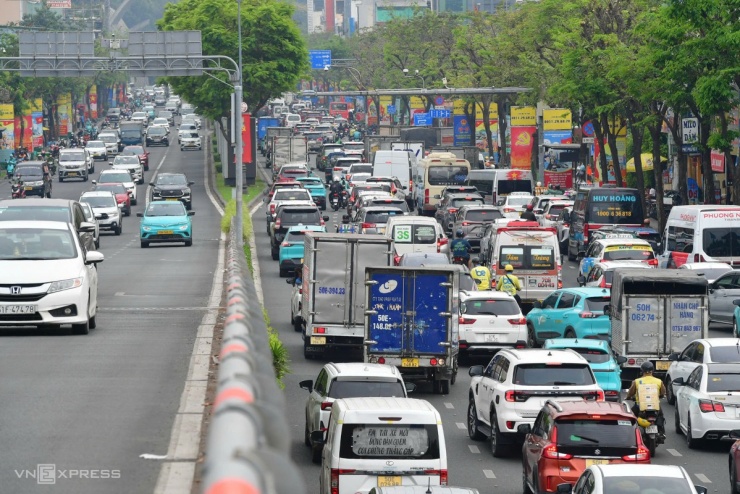 Cửa ngõ sân bay Tân Sơn Nhất tắc nghẽn ngày giáp Tết - 8