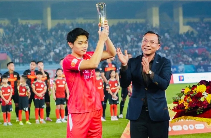 Đình Bắc nhận danh hiệu Vua phá lưới U23 châu Á 2026, trở thành cầu thủ Đông Nam Á đầu tiên được vinh danh ở hạng mục cao quý này
