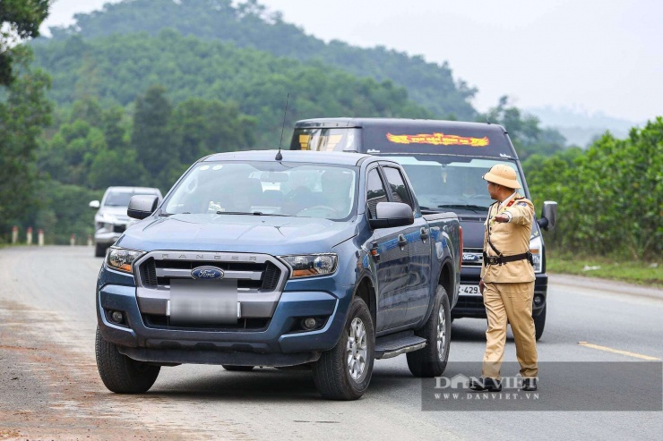 Nôn nóng về quê đón Tết, nhiều tài xế vi phạm tốc độ bị CSGT xử phạt - 6