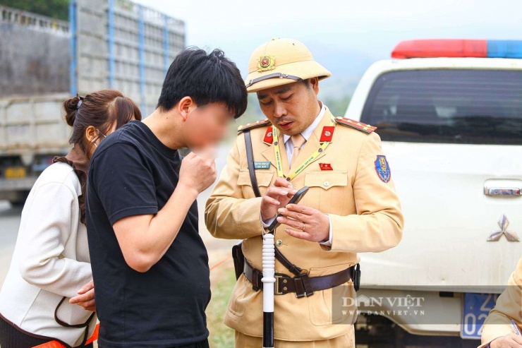 Tài xế V. bị phạt tiền từ 800.000 đồng đến 1 triệu đồng.